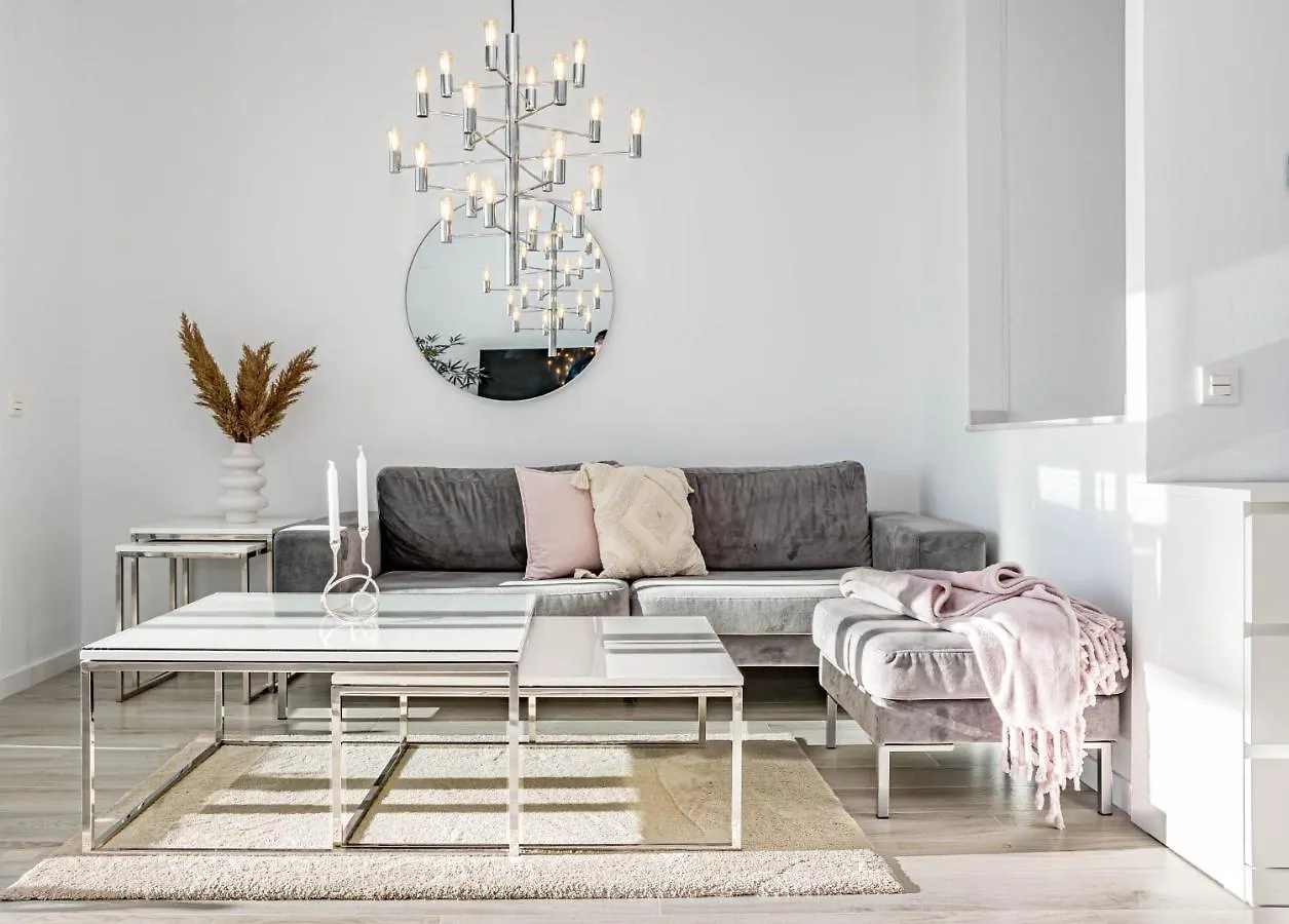 Ov5Bb- Modern Family Flat, Lovely Views contacts